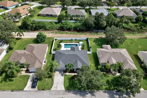 150 36th Court SW Vero Beach FL 32968