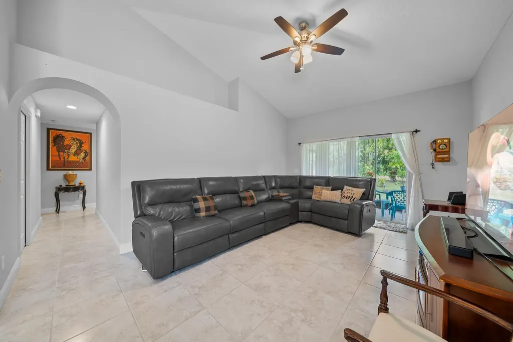9760 Palm Breezes Drive Fort Pierce FL 34945