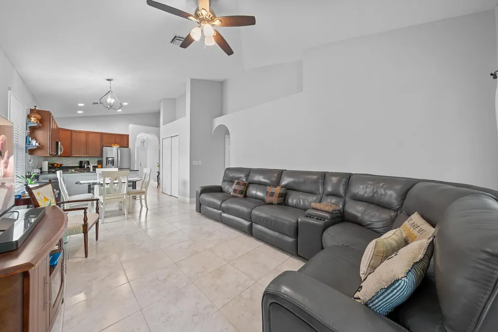 9760 Palm Breezes Drive Fort Pierce FL 34945