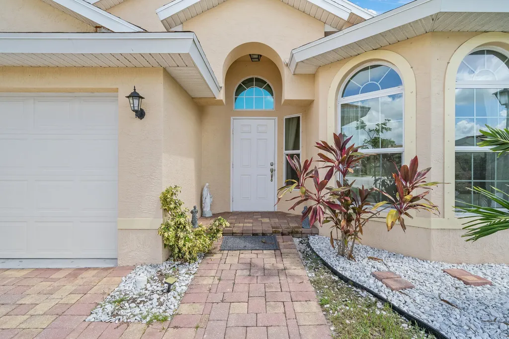 9760 Palm Breezes Drive Fort Pierce FL 34945
