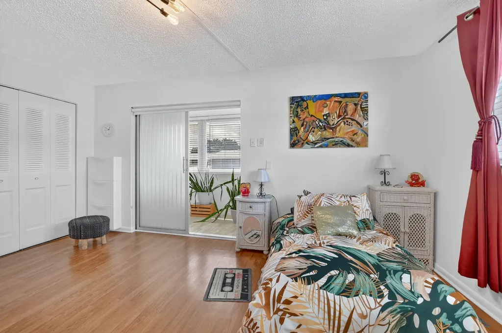 425 Durham N Deerfield Beach FL 33442