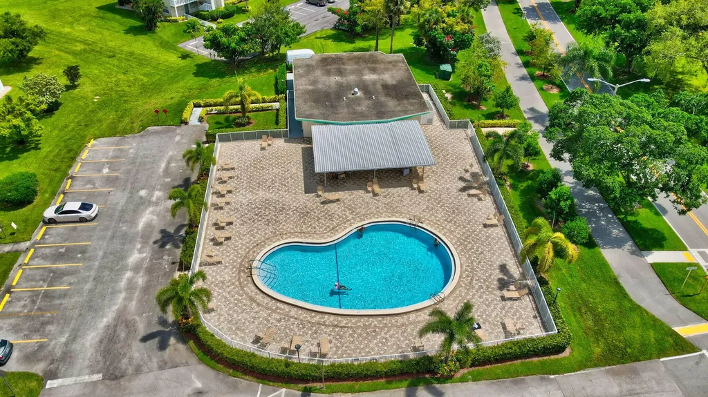 425 Durham N Deerfield Beach FL 33442