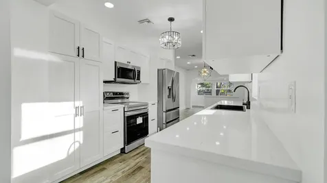 11 NW 117th Street Miami FL 33168