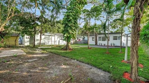 11 NW 117th Street Miami FL 33168