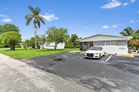 538 SW 7th Street Hallandale Beach FL 33009