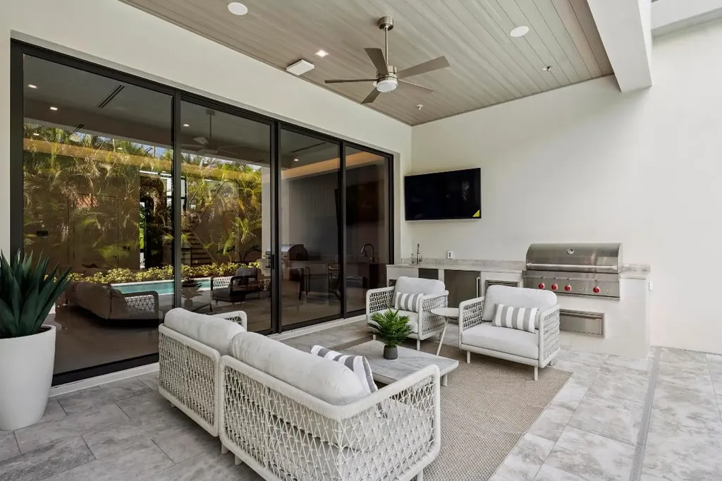 354 NE 4th Street Boca Raton FL 33432