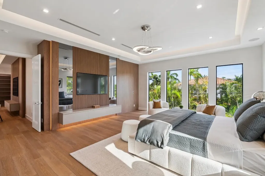 354 NE 4th Street Boca Raton FL 33432