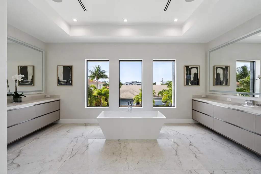 354 NE 4th Street Boca Raton FL 33432