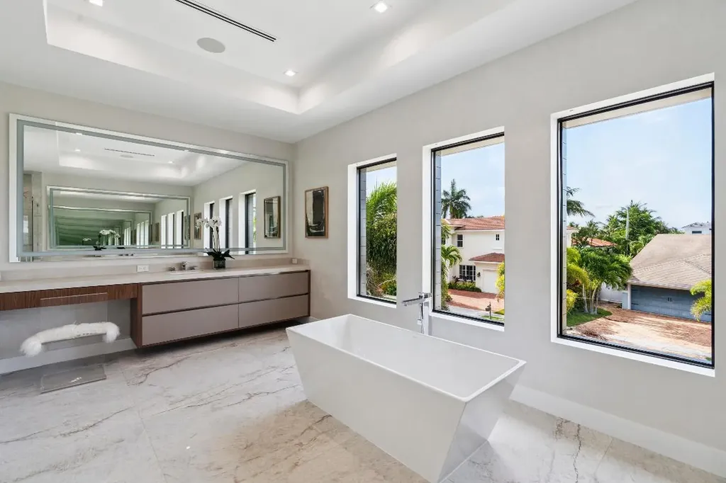 354 NE 4th Street Boca Raton FL 33432