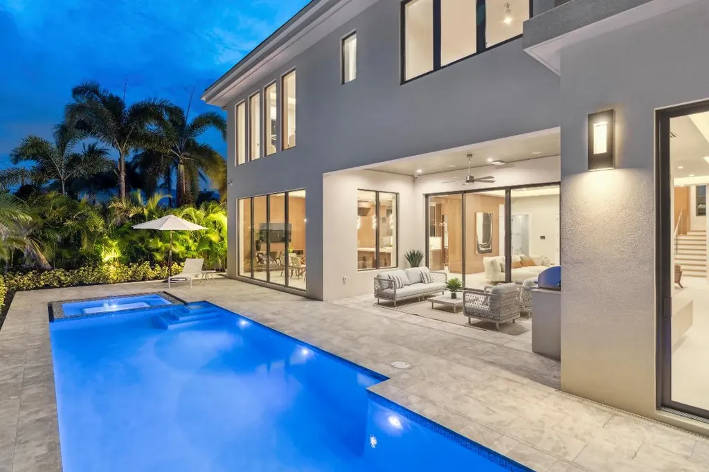 354 NE 4th Street Boca Raton FL 33432