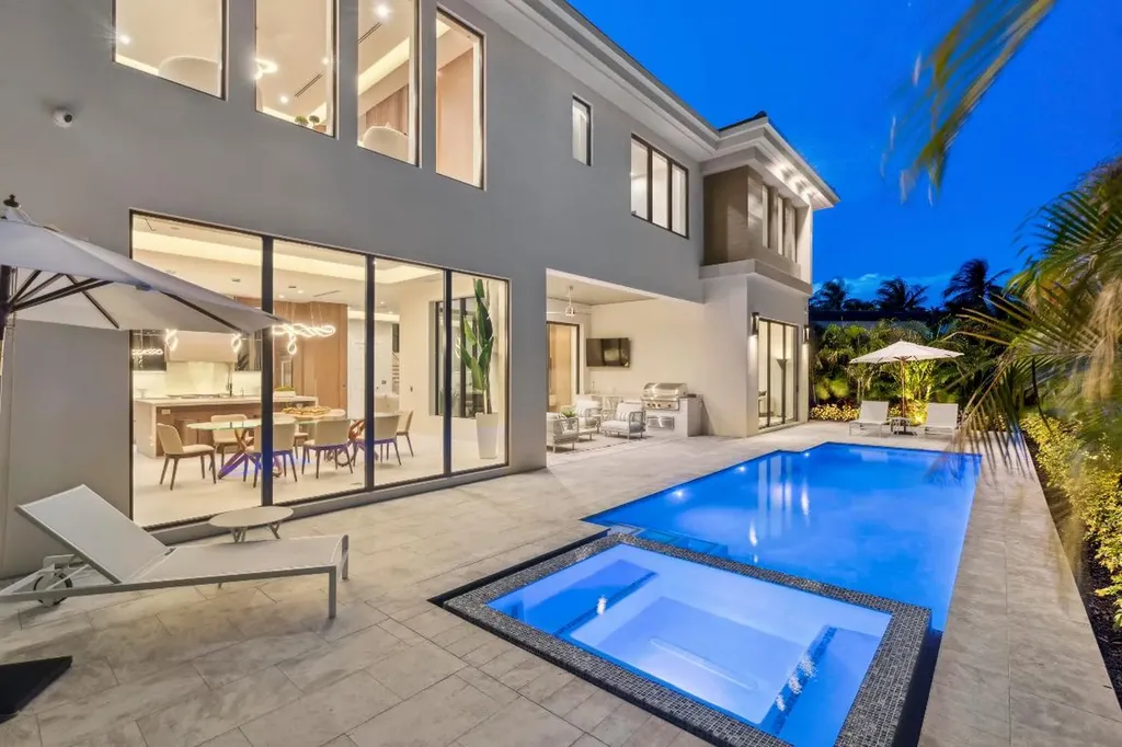 354 NE 4th Street Boca Raton FL 33432