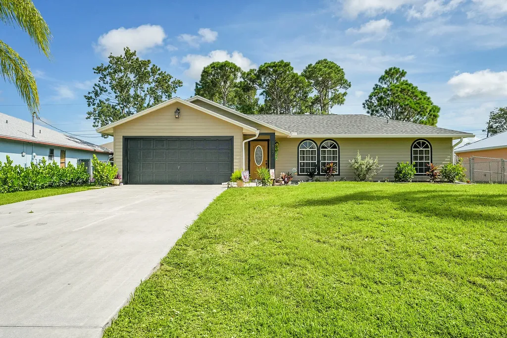 1817 SW Whipple Avenue Port St Lucie FL 34953