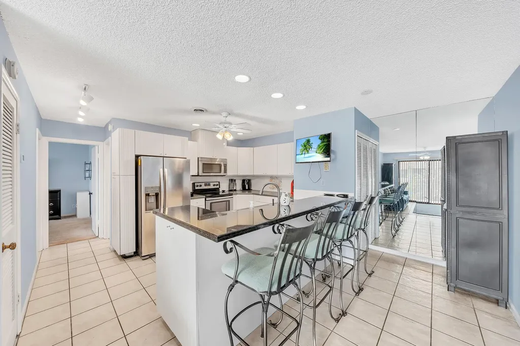 130 Cypress Club Drive Pompano Beach FL 33060