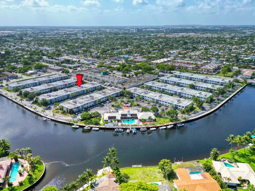 130 Cypress Club Drive Pompano Beach FL 33060