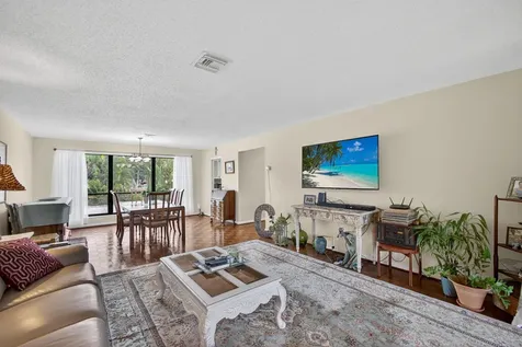 20 SE Turtle Creek Drive Tequesta FL 33469