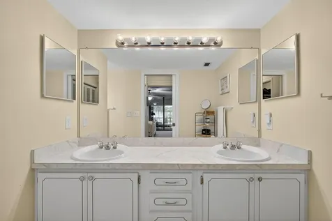 20 SE Turtle Creek Drive Tequesta FL 33469