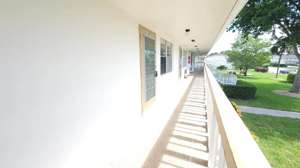 147 Bedford F West Palm Beach FL 33417