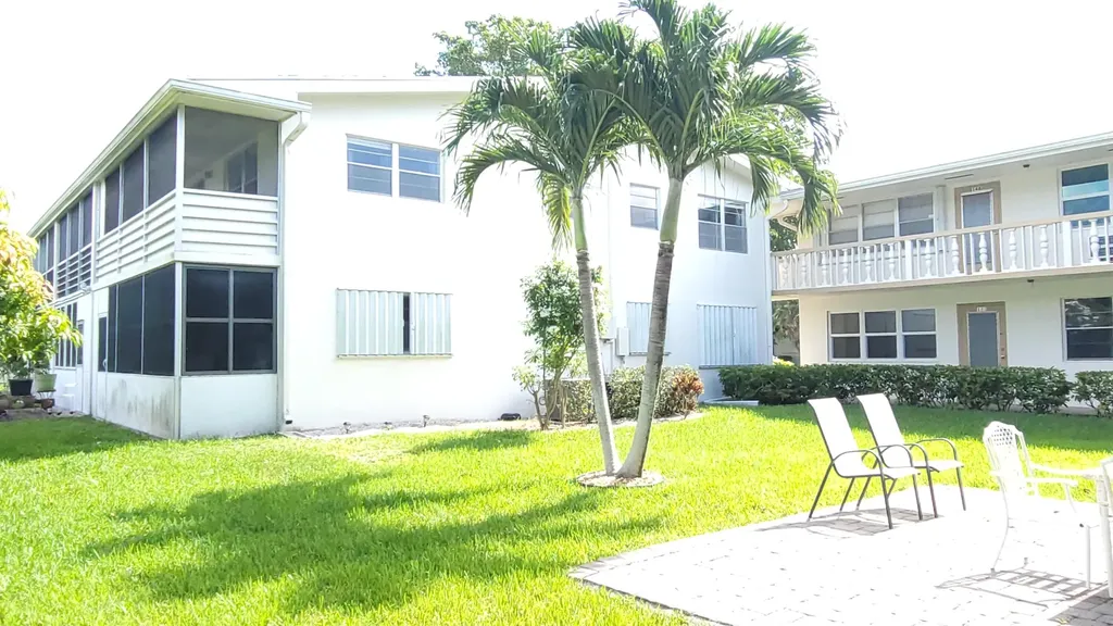 147 Bedford F West Palm Beach FL 33417
