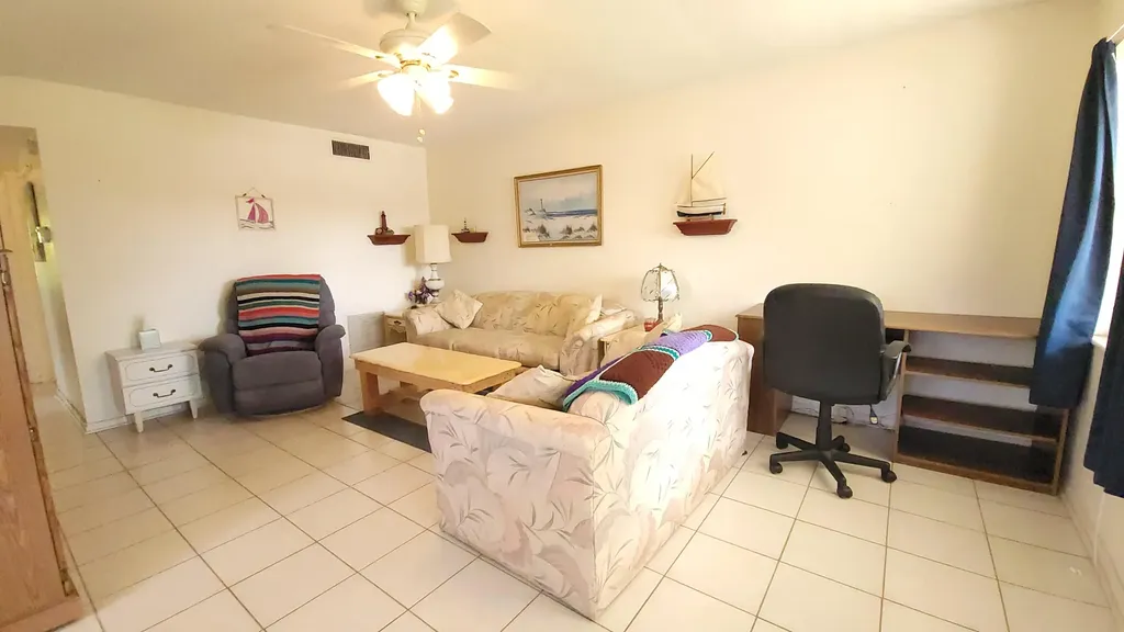 147 Bedford F West Palm Beach FL 33417