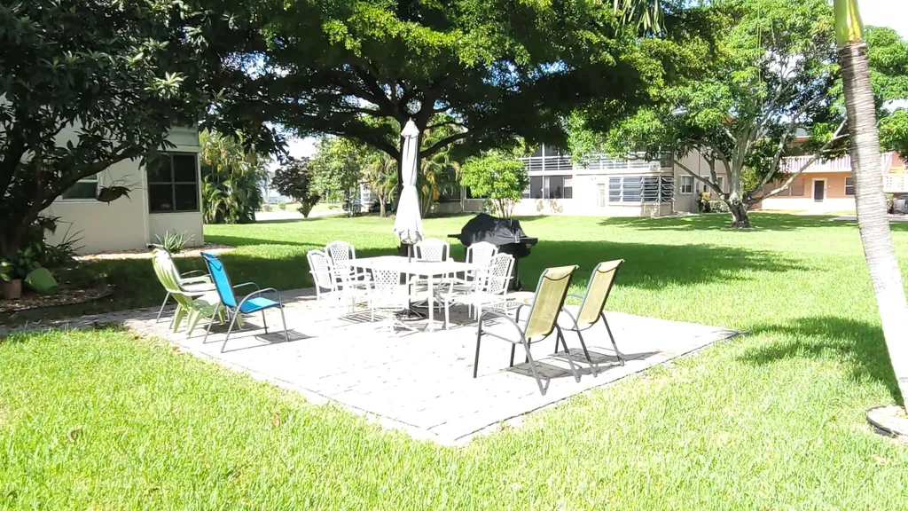 147 Bedford F West Palm Beach FL 33417