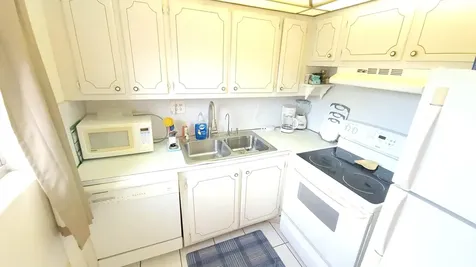 147 Bedford F West Palm Beach FL 33417