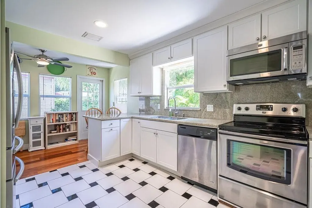 213-215 S Ocean Breeze Lake Worth Beach FL 33460