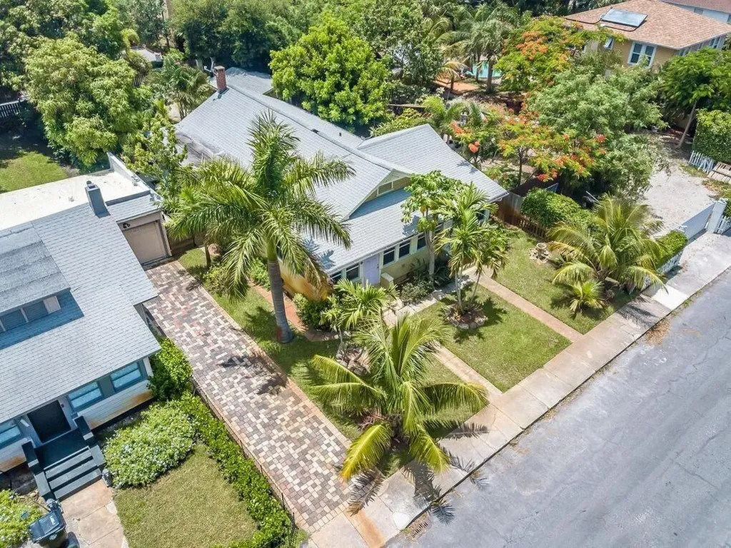 213-215 S Ocean Breeze Lake Worth Beach FL 33460