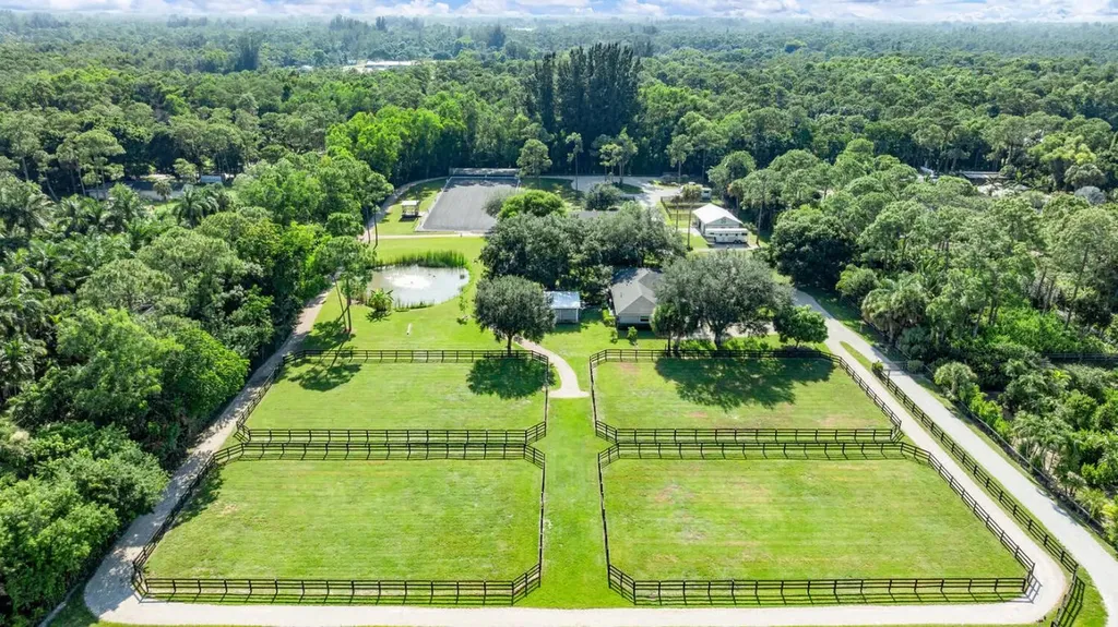 2763 W G Road Loxahatchee FL 33470