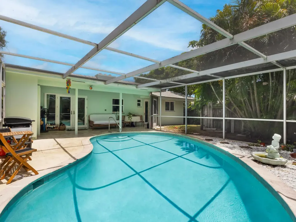1680 NE 34th Lane Oakland Park FL 33334