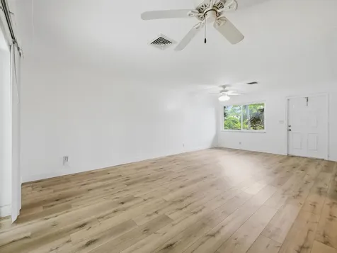 1680 NE 34th Lane Oakland Park FL 33334