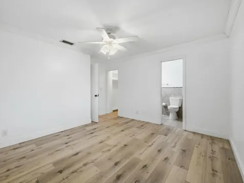1680 NE 34th Lane Oakland Park FL 33334