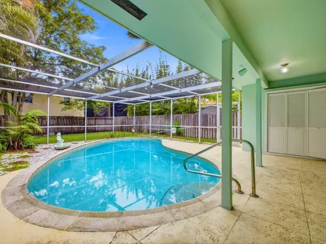 1680 NE 34th Lane Oakland Park FL 33334