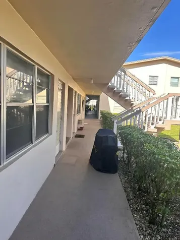 226 Canturbury West Palm Beach FL 33417