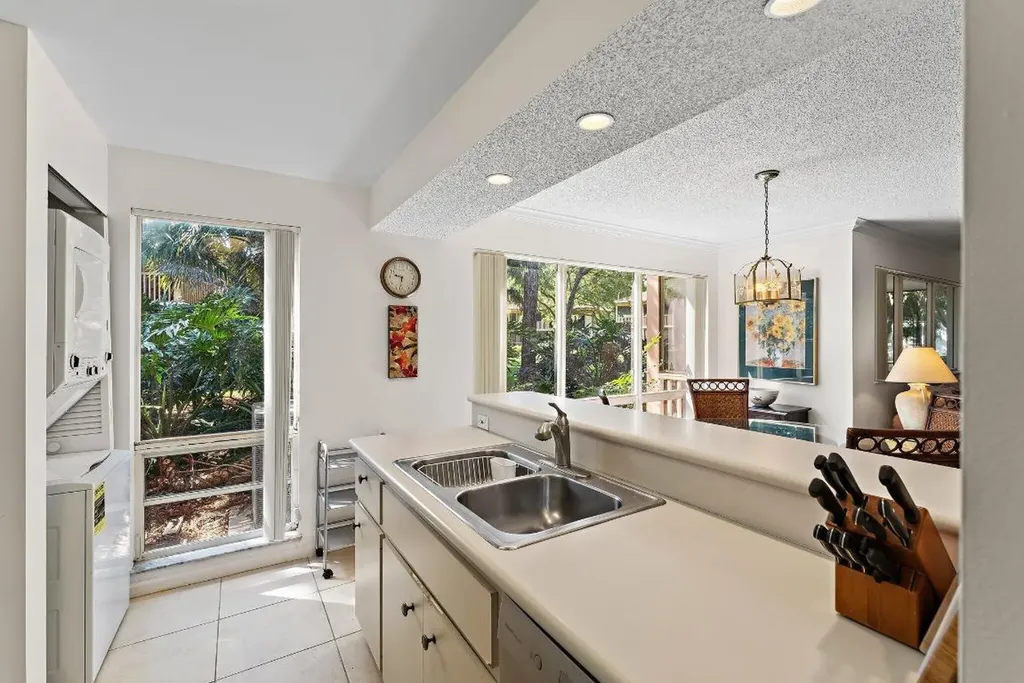 527 Brackenwood Place Palm Beach Gardens FL 33418