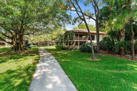 527 Brackenwood Place Palm Beach Gardens FL 33418