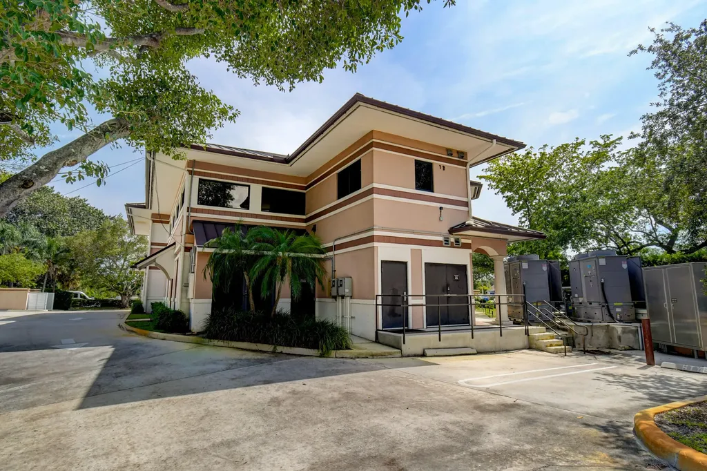 2314 S Seacrest Boulevard Boynton Beach FL 33435