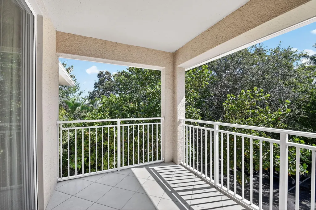 6511 Emerald Dunes Drive West Palm Beach FL 33411
