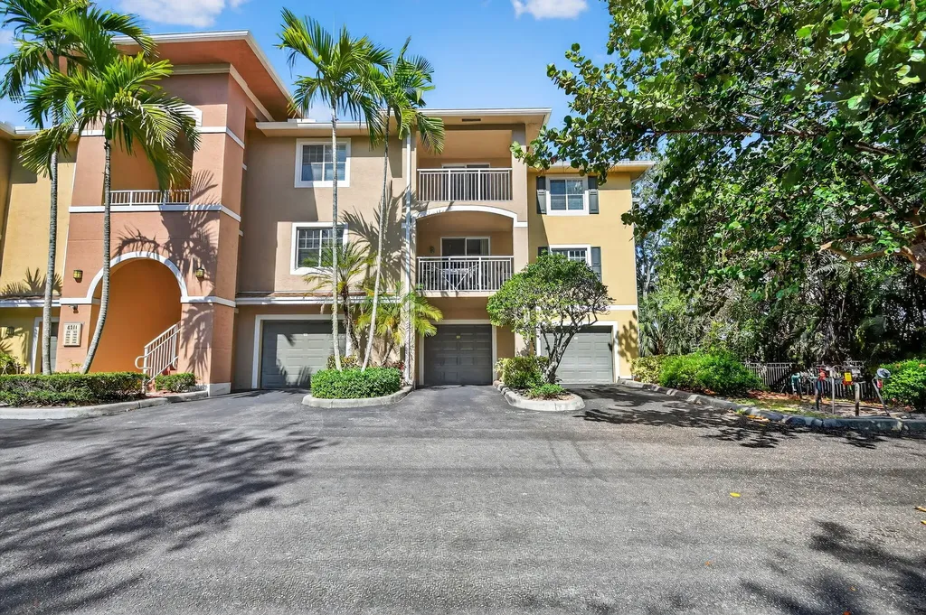 6511 Emerald Dunes Drive West Palm Beach FL 33411