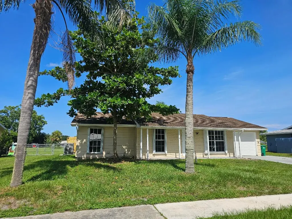 329 NE Cullman Court Port St Lucie FL 34983