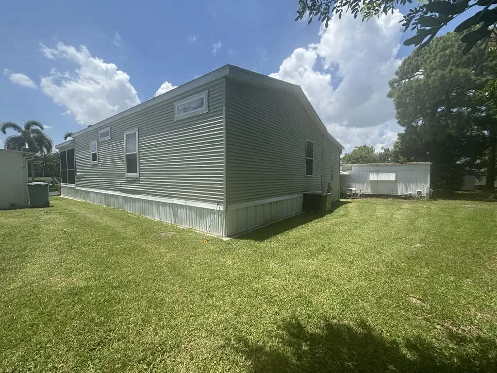 8886 Princess Donna Court, E-31 Boynton Beach FL 33436
