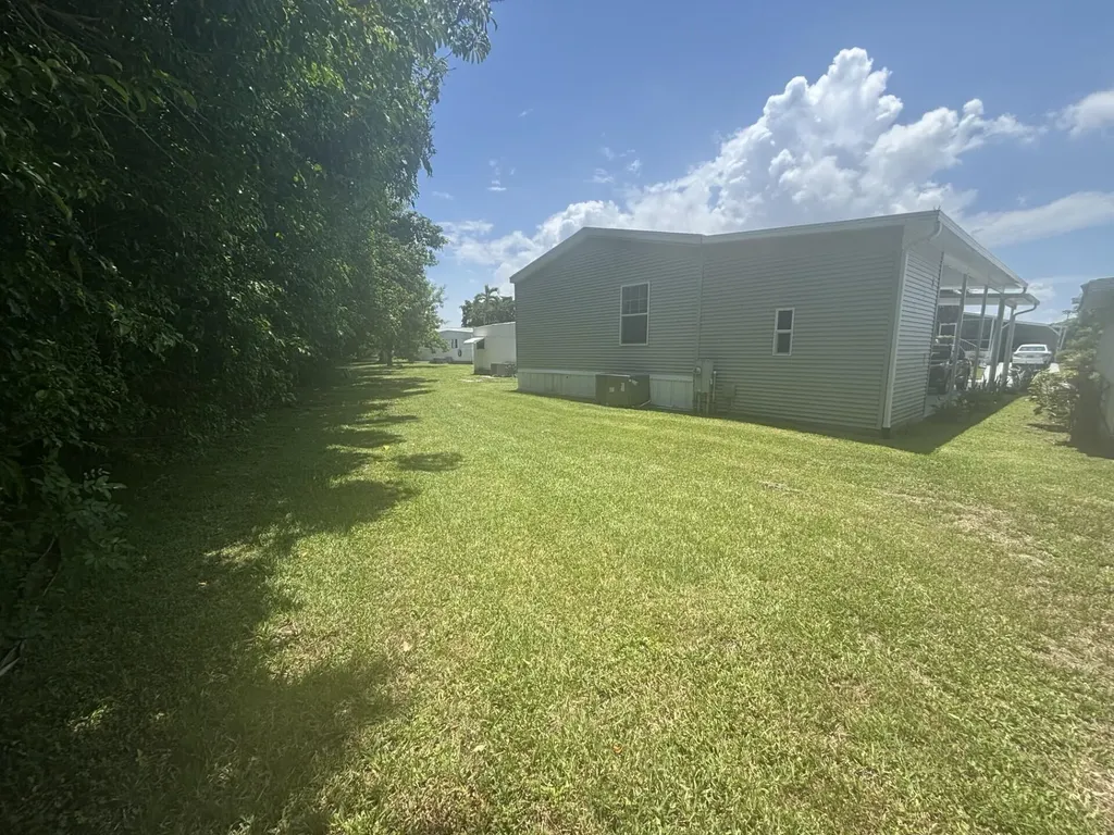 8886 Princess Donna Court, E-31 Boynton Beach FL 33436