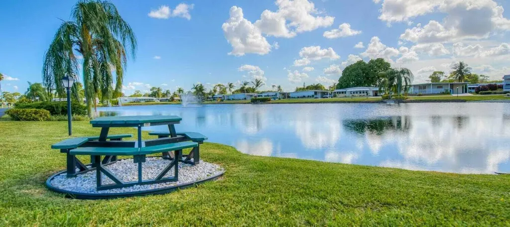 8886 Princess Donna Court, E-31 Boynton Beach FL 33436