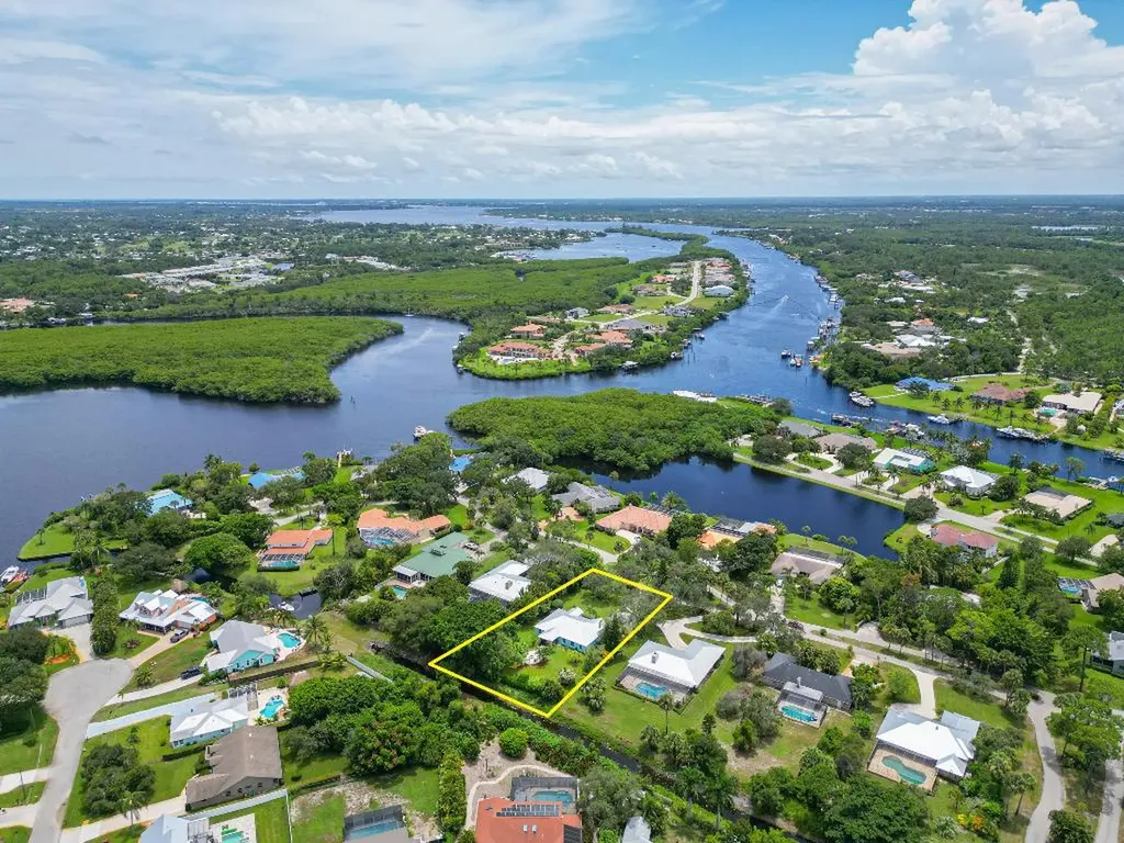 631 SE Norsemen Drive Port St Lucie FL 34984