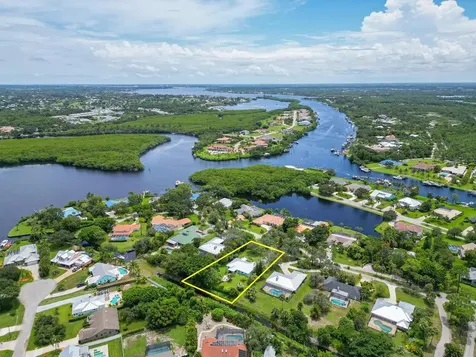 631 SE Norsemen Drive Port St Lucie FL 34984