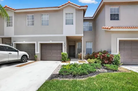 10221 Via Hibiscus Boca Raton FL 33428