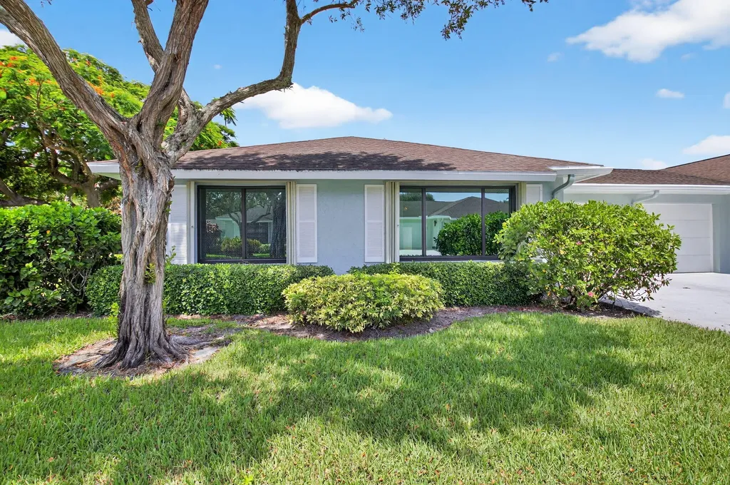 9855 Loquat Tree Run A Run Boynton Beach FL 33436