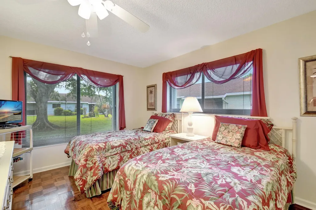 9855 Loquat Tree Run A Run Boynton Beach FL 33436