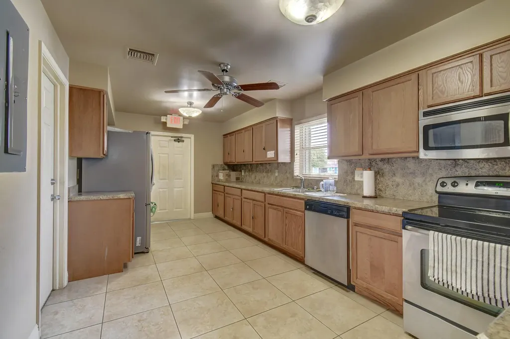 9855 Loquat Tree Run A Run Boynton Beach FL 33436