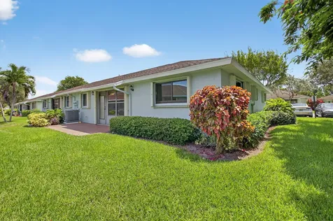 9855 Loquat Tree Run A Run Boynton Beach FL 33436