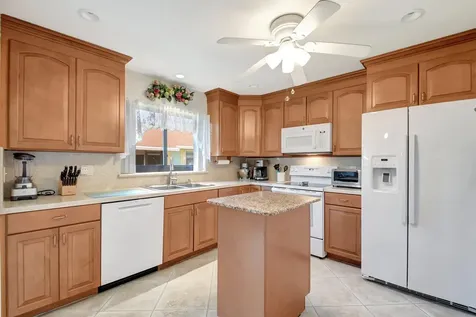 9855 Loquat Tree Run A Run Boynton Beach FL 33436